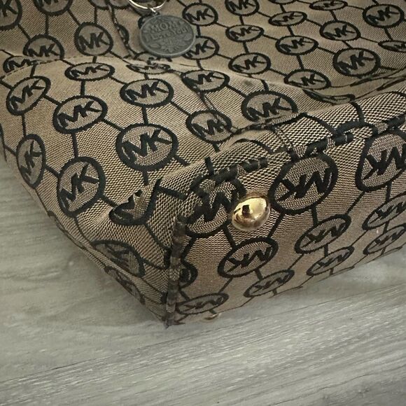 Michael Kors Black and Tan Tote Bag - Picture 8 of 13